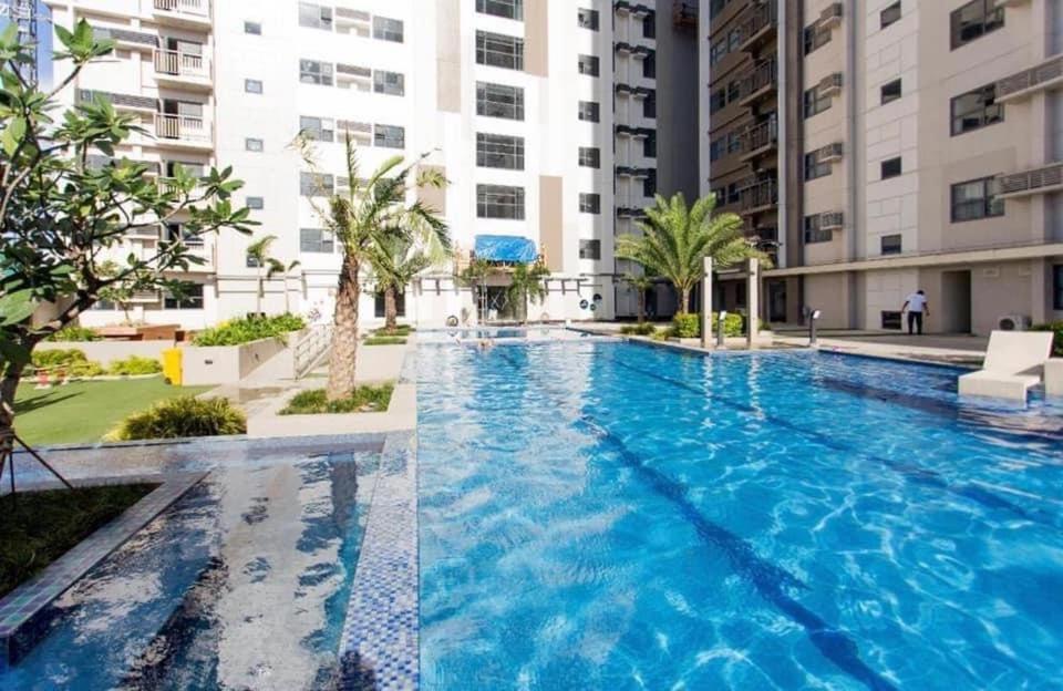 Horizon 101 A1 Shortwalk Robinson Mall Mango Square Bars Free Pool Apartment Cebu Exterior photo